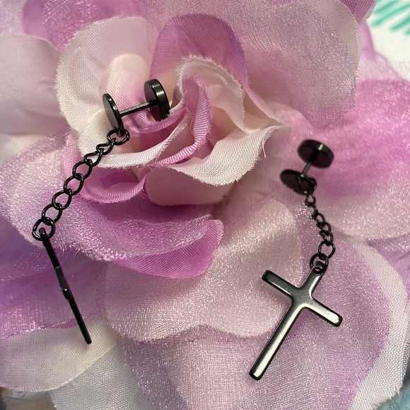 Earring - Picture 4 of 5